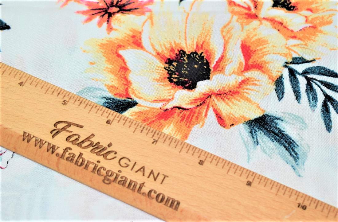 Printed 100% Viscose fabric, Floral Print, 147 cm wide, High Quality fabirc, Perfect for Dressmaking, linings and other crafty projects. Colours may slightly vary due to the lighting during the photo shooting or the monitor's display.