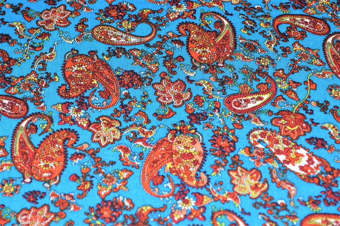 Printed 100% Viscose fabric, Floral Print, 147 cm wide, High Quality fabirc, Perfect for Dressmaking, linings and other crafty projects. Colours may slightly vary due to the lighting during the photo shooting or the monitor's display.
