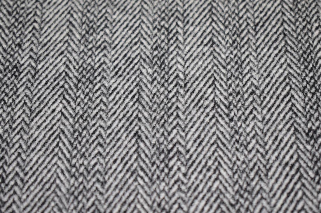 Black/White Printed Wool Fabric, 145cm Wide, High Quality; Colours may slightly vary due to the lighting during the photo shooting or the monitor's display.