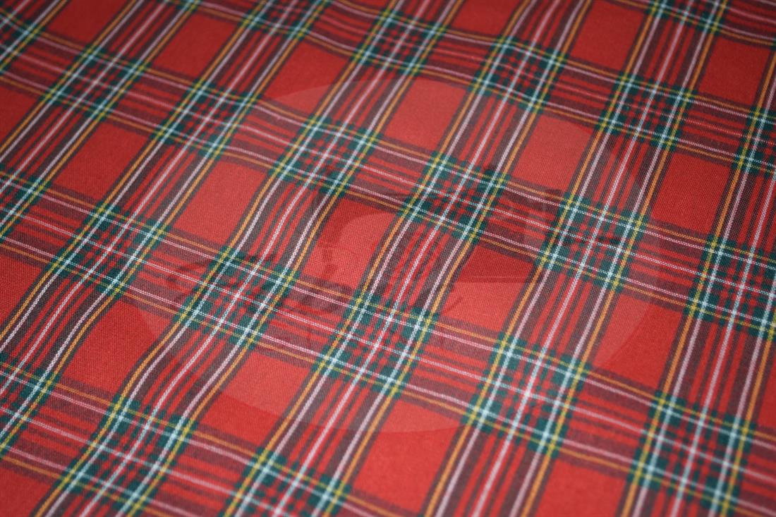 Premium Yarn Dyed/Brush 100% Cotton Fabric Tartan Check Print desing ,High Quality 148 cm Colours may slightly vary due to the lighting during the photo shooting or the monitor's display.