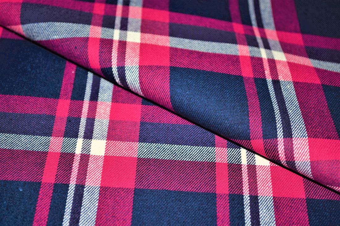 Premium Yarn Dyed/Brush 100% Cotton Fabric Tartan Check Print desing ,High Quality 148 cm Colours may slightly vary due to the lighting during the photo shooting or the monitor's display.