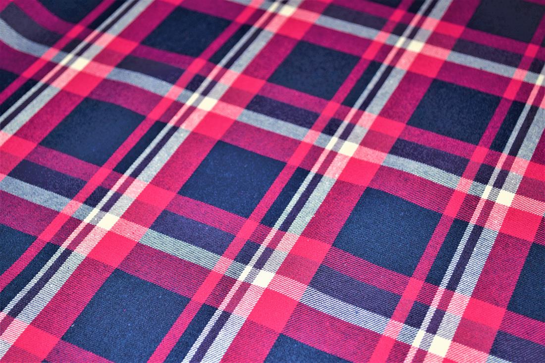 Premium Yarn Dyed/Brush 100% Cotton Fabric Tartan Check Print desing ,High Quality 148 cm Colours may slightly vary due to the lighting during the photo shooting or the monitor's display.
