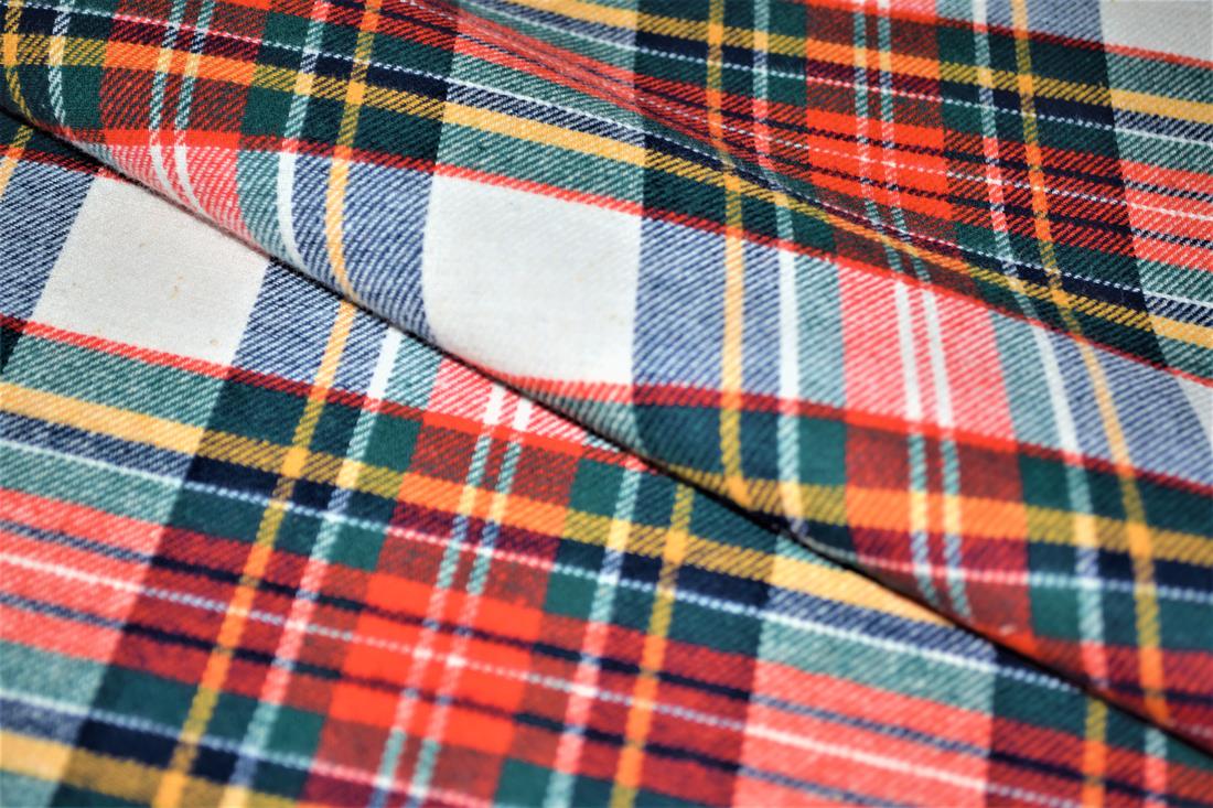 Premium Yarn Dyed/Brush 100% Cotton Fabric Tartan Check Print desing ,High Quality 148 cm Colours may slightly vary due to the lighting during the photo shooting or the monitor's display.