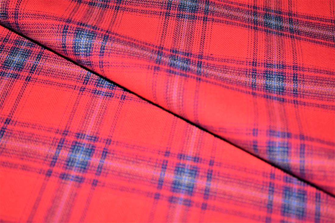 Premium Yarn Dyed/Brush 100% Cotton Fabric Tartan Check Print desing ,High Quality 148 cm Colours may slightly vary due to the lighting during the photo shooting or the monitor's display.