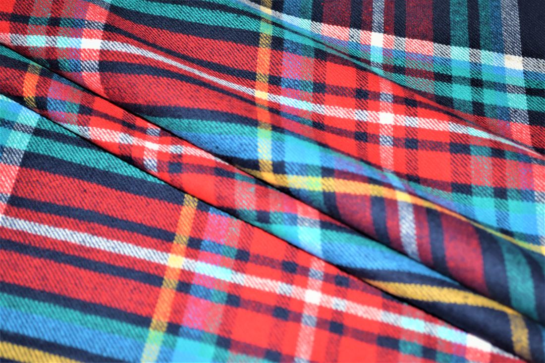 Premium Yarn Dyed/Brush 100% Cotton Fabric Tartan Check Print desing ,High Quality 148 cm Colours may slightly vary due to the lighting during the photo shooting or the monitor's display.