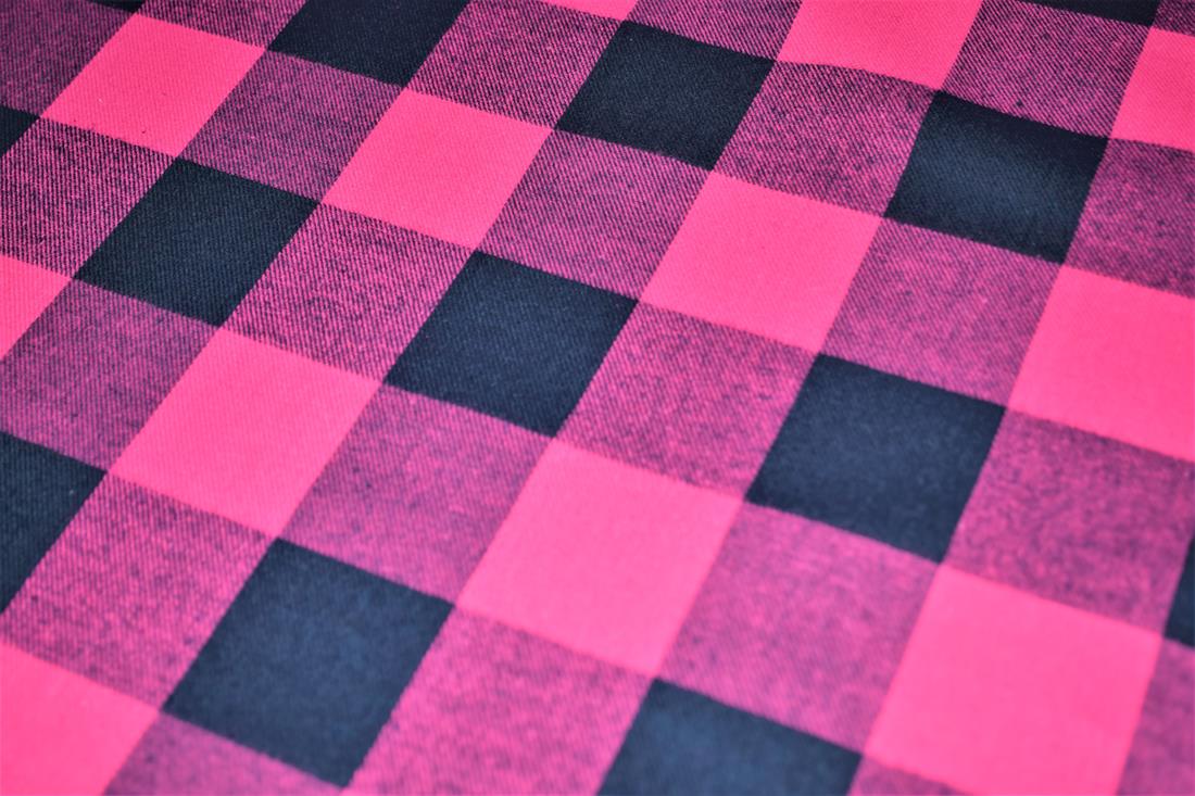 Premium Yarn Dyed/Brush 100% Cotton Fabric Tartan Check Print desing ,High Quality 148 cm Colours may slightly vary due to the lighting during the photo shooting or the monitor's display.