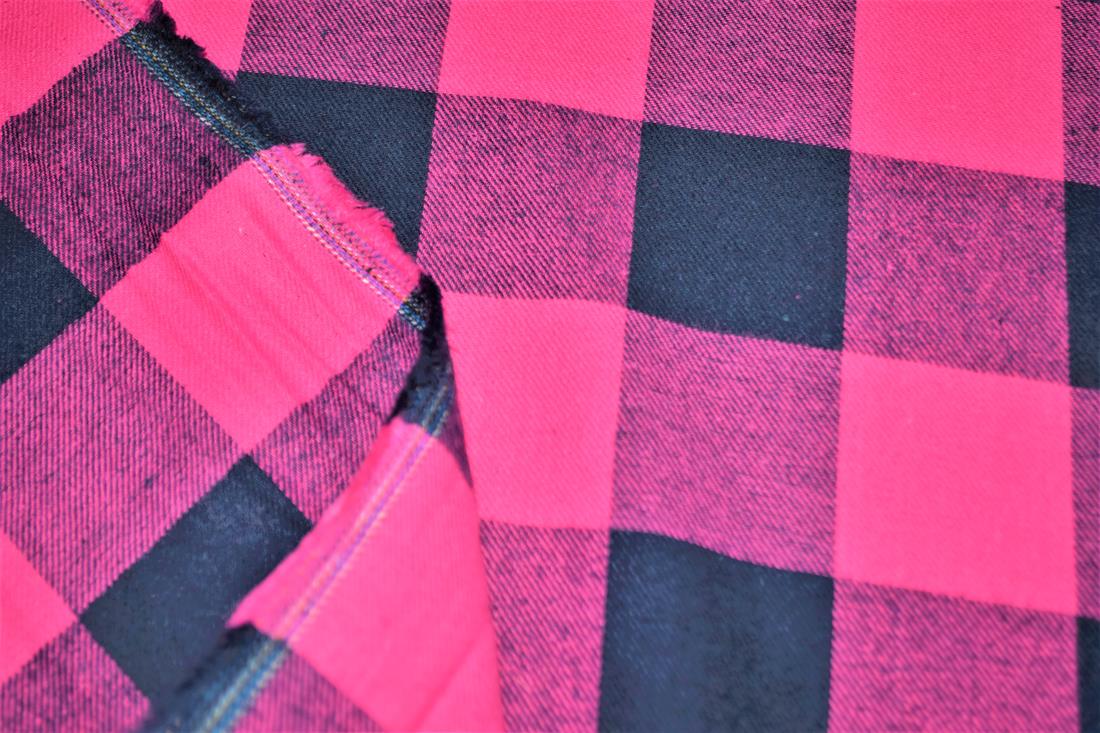 Premium Yarn Dyed/Brush 100% Cotton Fabric Tartan Check Print desing ,High Quality 148 cm Colours may slightly vary due to the lighting during the photo shooting or the monitor's display.